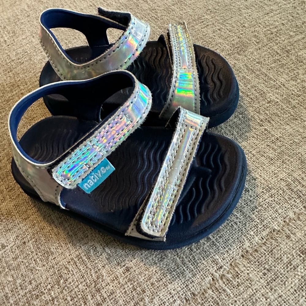 Native sandals walker size 4